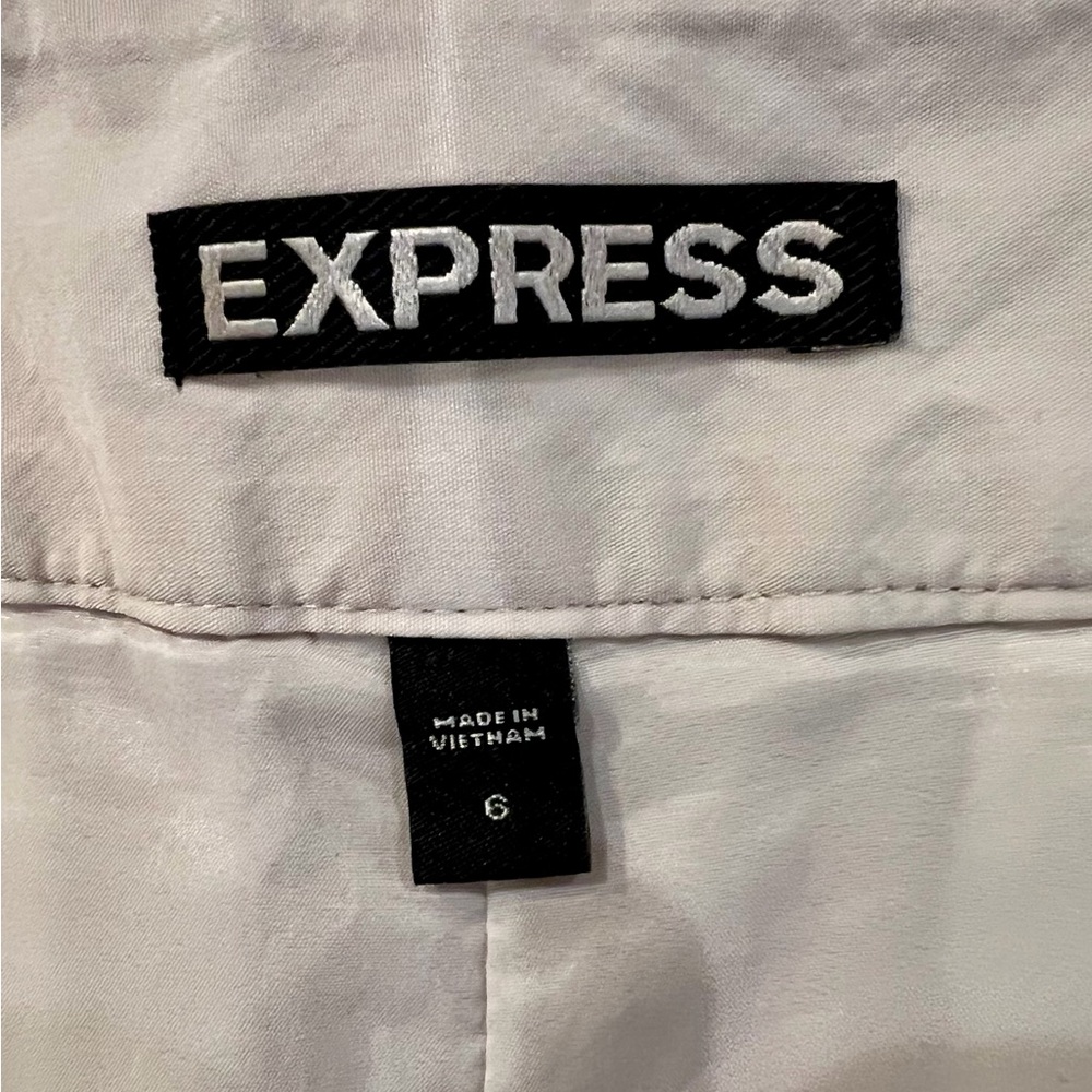 Express Obi Belt Cream Khaki Shorts Tailored Sash Cuffed Size 6 - Picture 9 of 9